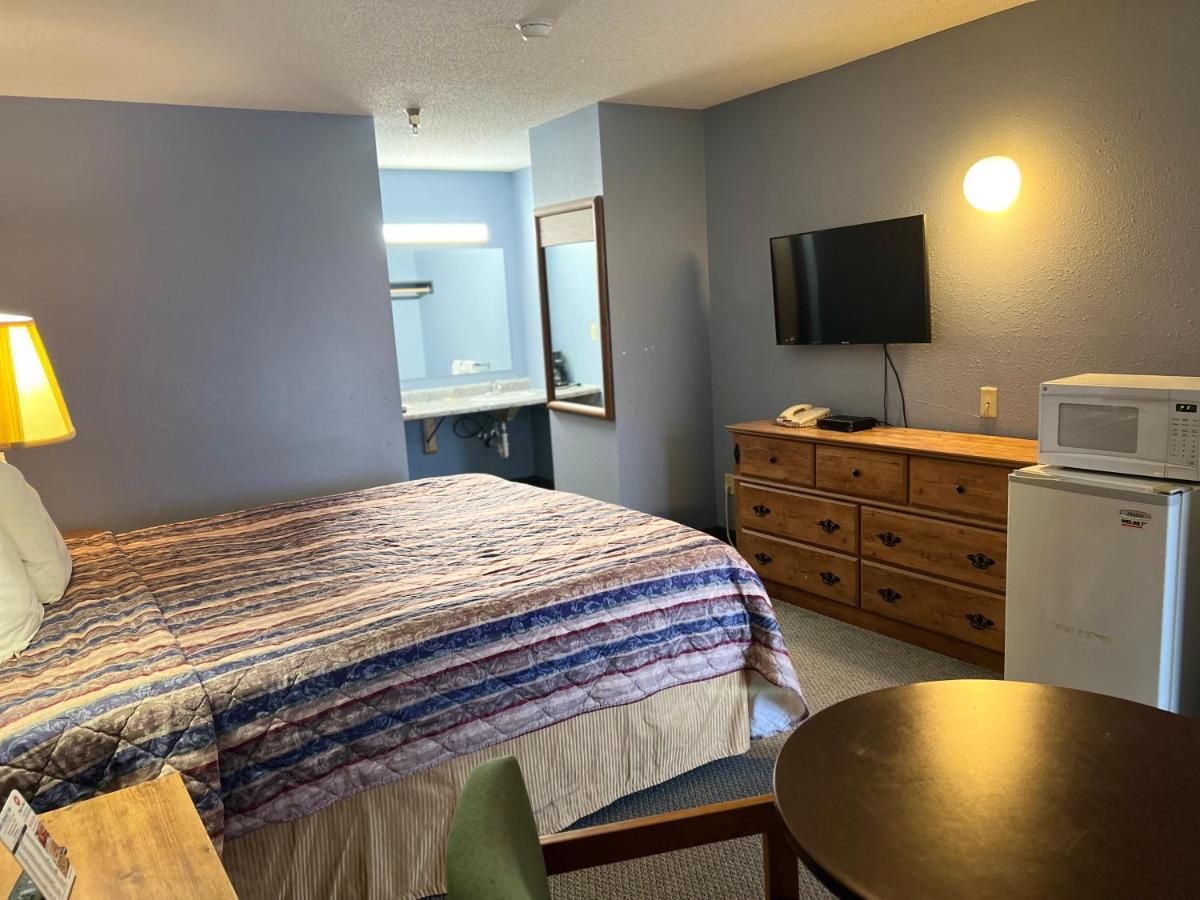 Best Budget Inn 오와토나 외부 사진