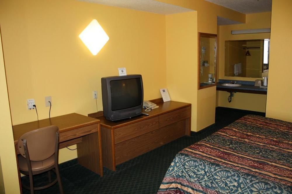 Best Budget Inn 오와토나 외부 사진